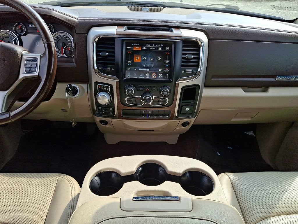 Used 2017 RAM 1500 Laramie AWD/4WD image 16