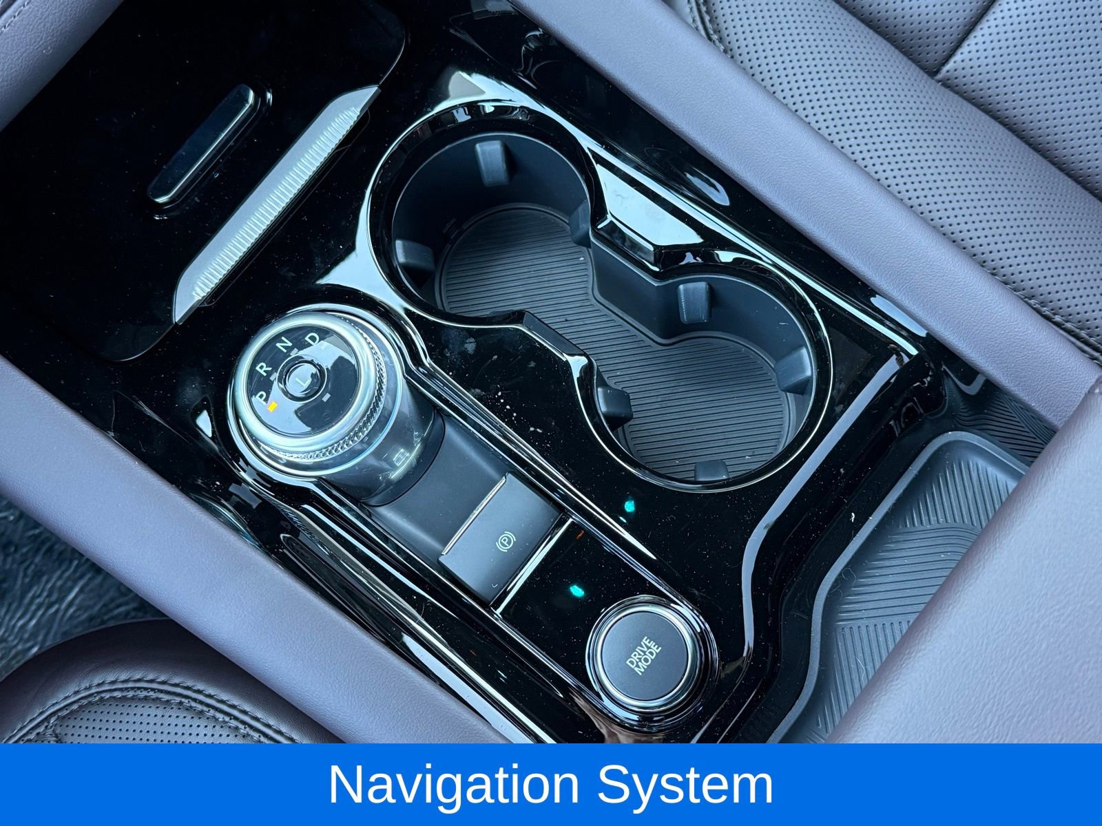 Used 2025 Ford Explorer Platinum w/ LUX Leather Package image 29