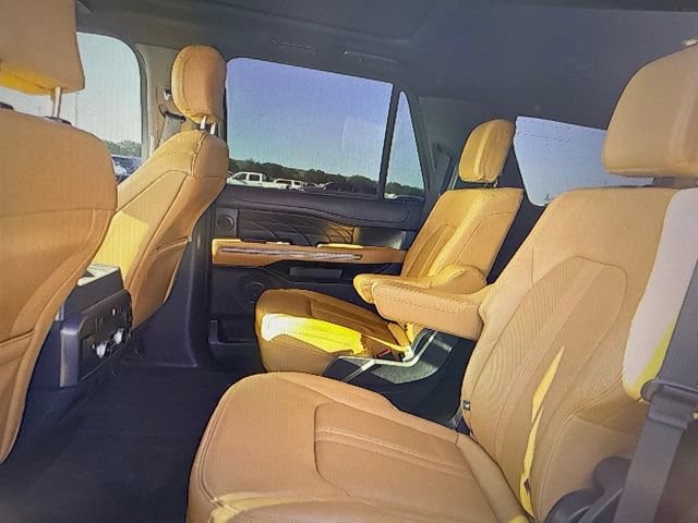 Used 2022 Ford Expedition Platinum RWD image 6