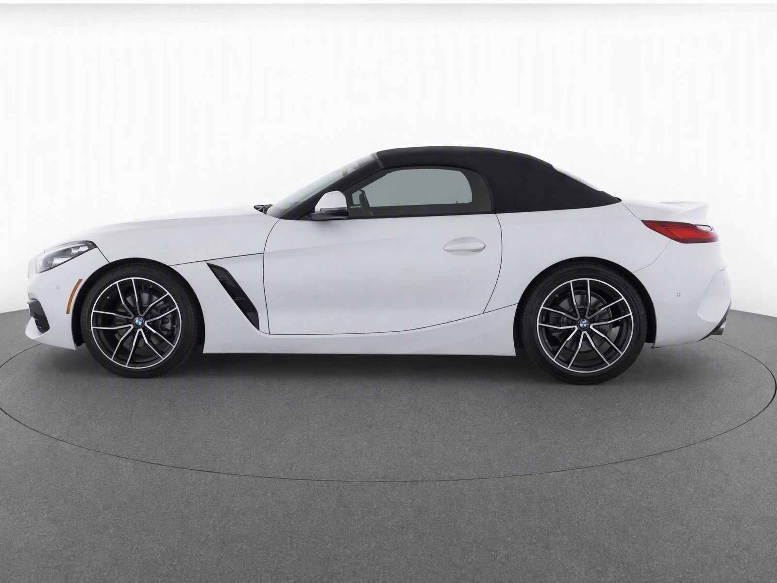 Used 2020 BMW Z4 sDrive30i RWD image 3