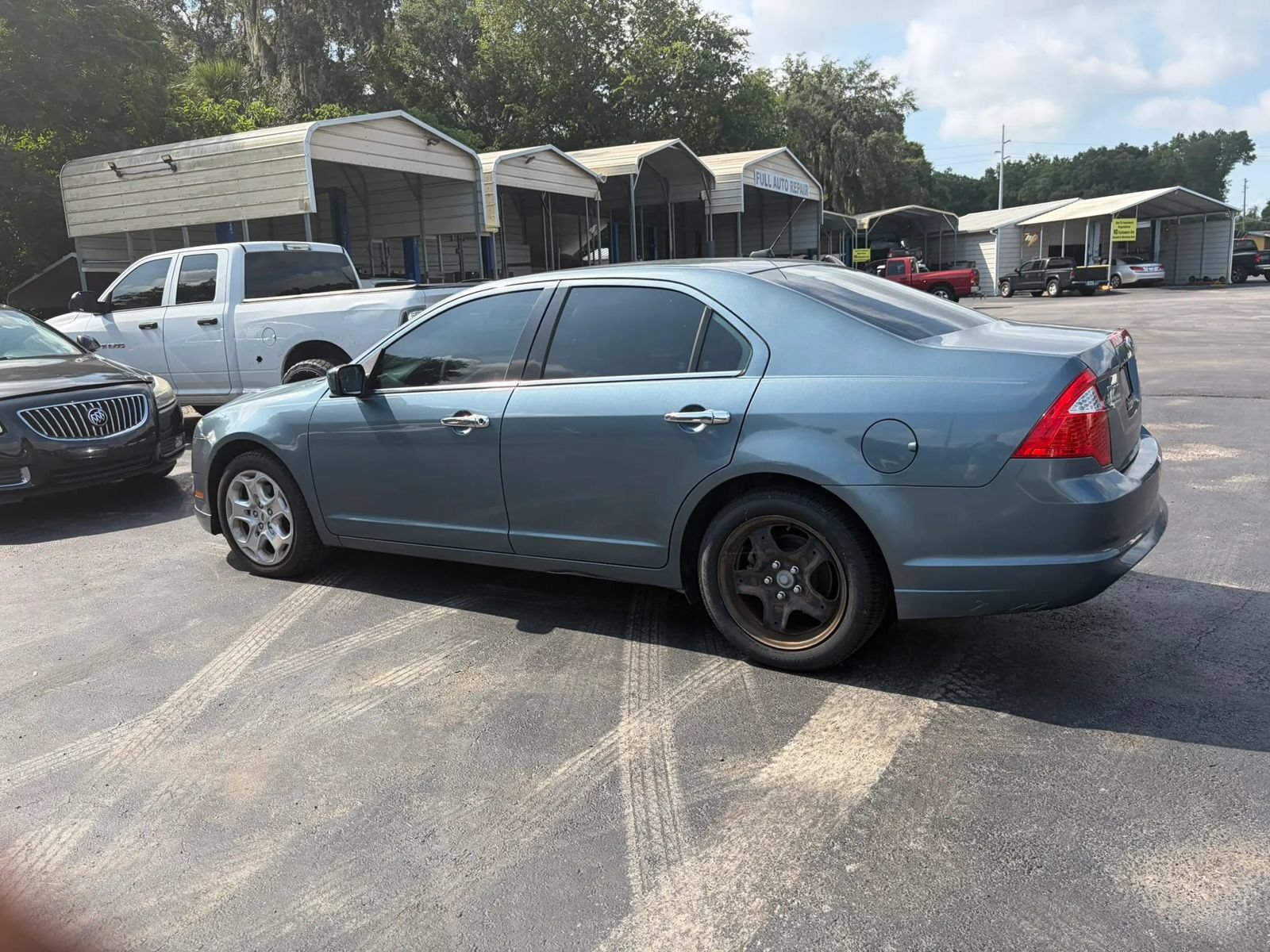 Used 2011 Ford Fusion SE FWD image 9