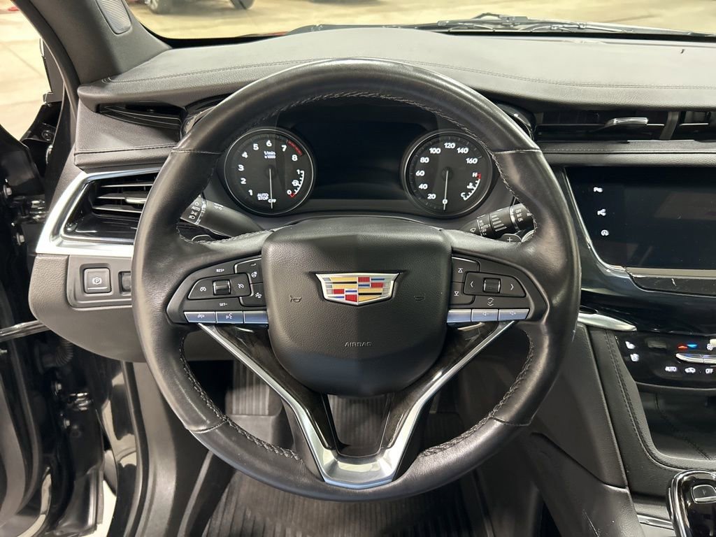Used 2023 Cadillac XT6 Premium Luxury w/ Technology Package AWD/4WD image 17