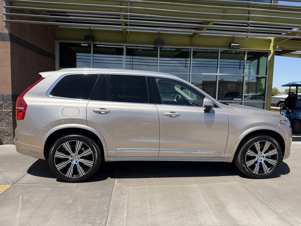 Used 2023 Volvo XC90 T8 Plus w/ Protection Package Premier AWD/4WD image 9
