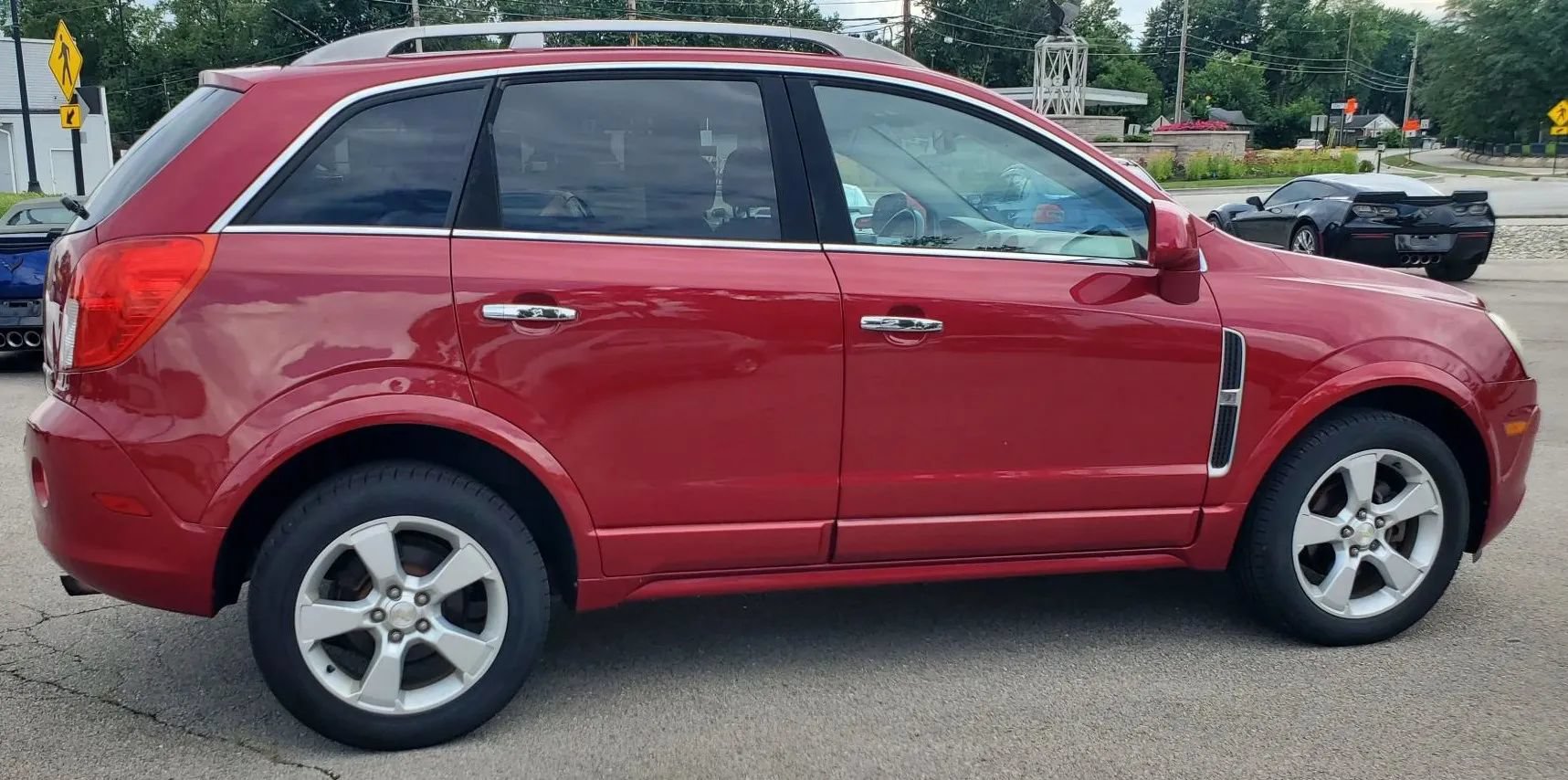Used 2014 Chevrolet Captiva Sport LTZ FWD image 4