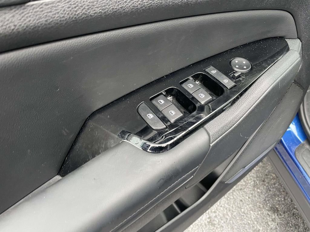 Used 2025 Kia Sportage EX w/ Premium Package image 27