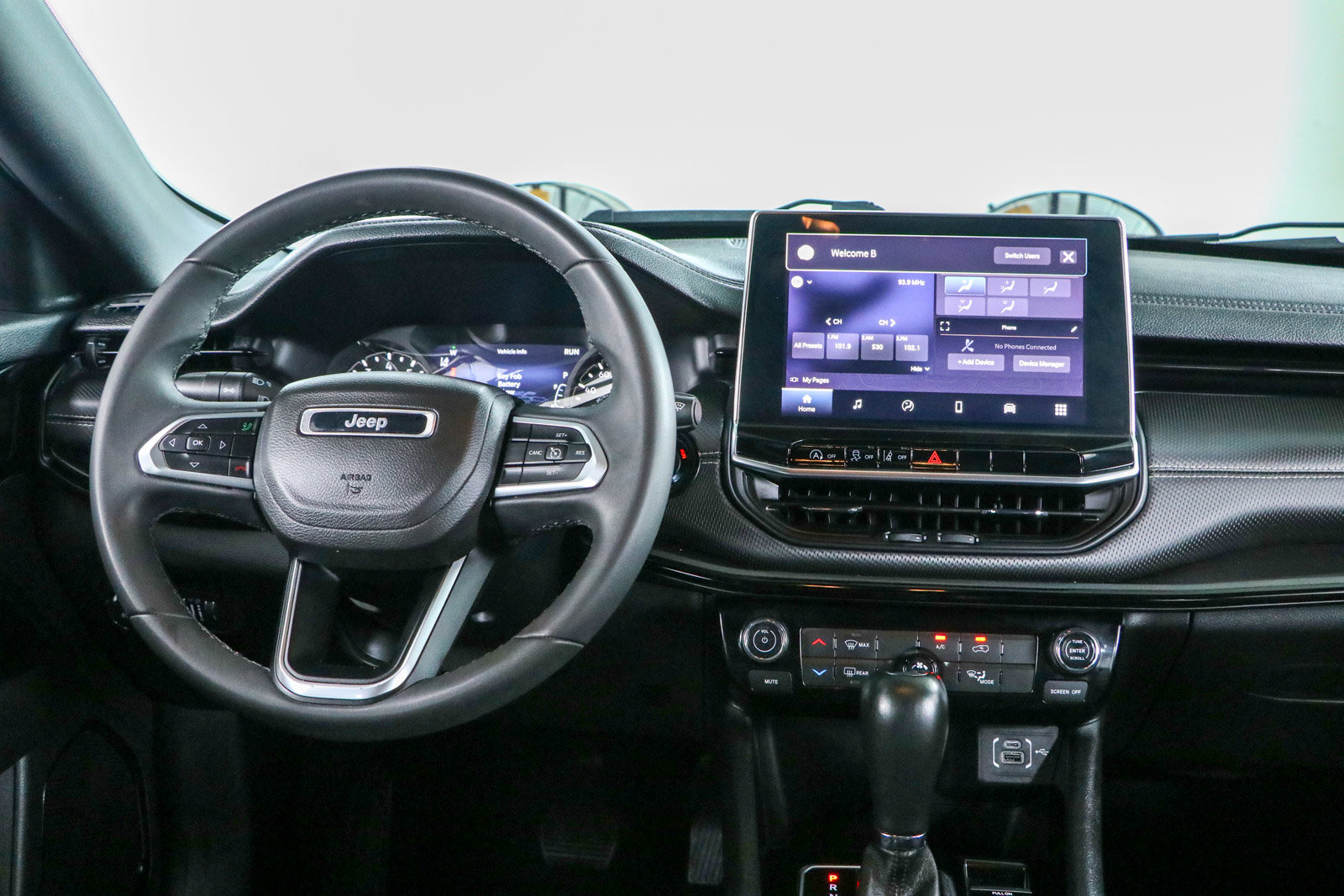 Used 2022 Jeep Compass Latitude FWD image 17