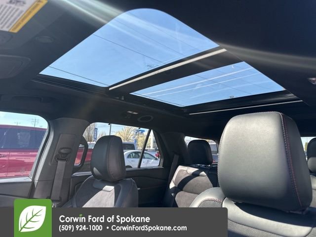 Used 2025 Ford Explorer ST image 18
