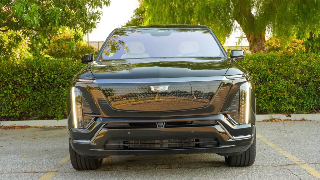 New 2027 Cadillac Vistiq Sport AWD/4WD image 4
