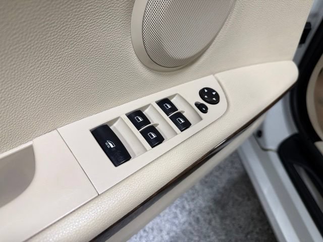 Used 2013 BMW 328i Convertible RWD image 21