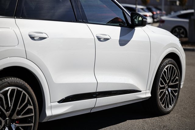 New 2025 Audi SQ5 Premium Plus image 8