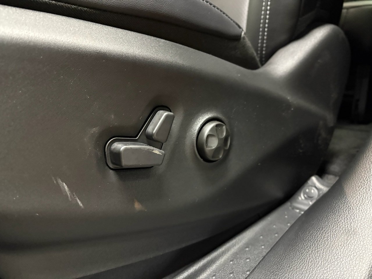New 2026 Chrysler Voyager LX FWD image 12