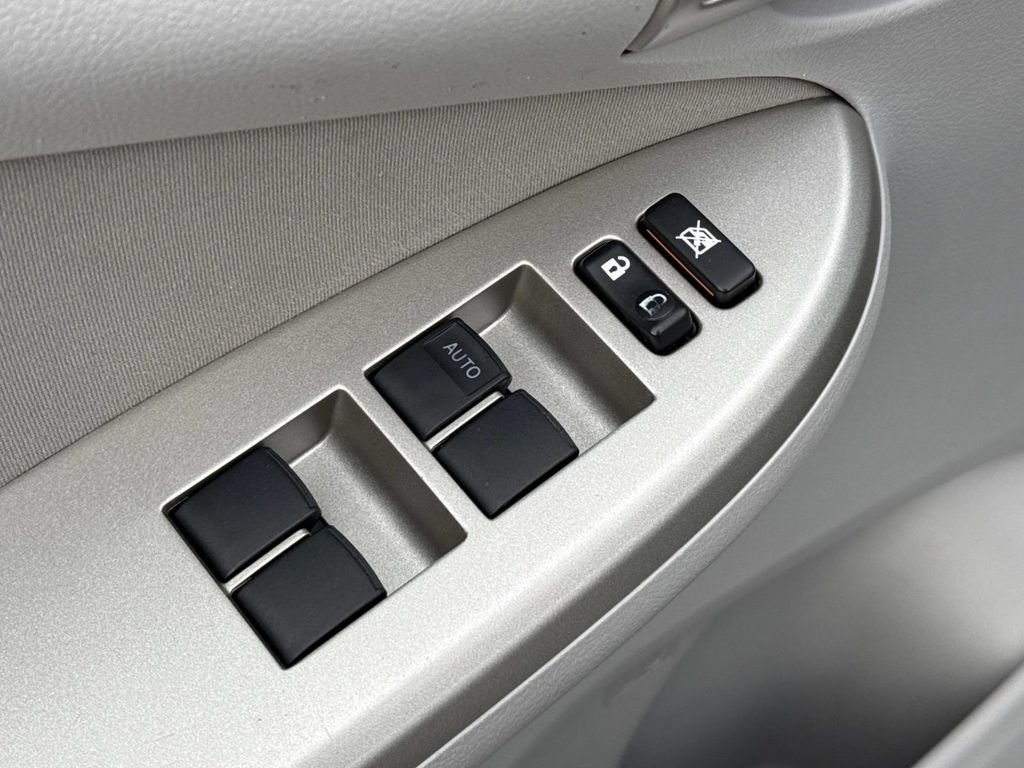 Used 2010 Toyota Corolla LE FWD image 18