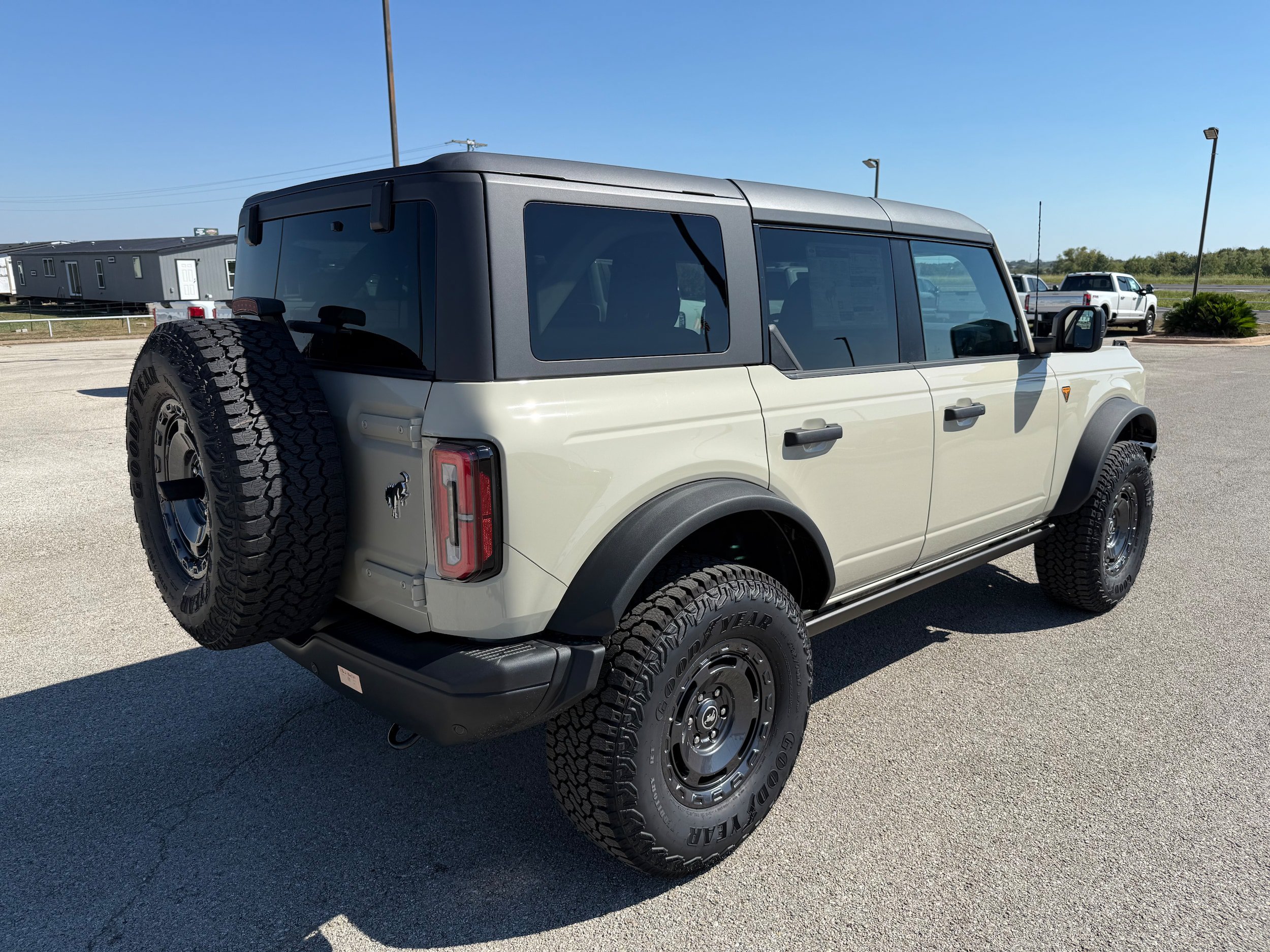 New 2025 Ford Bronco Badlands w/ Sasquatch Package image 14