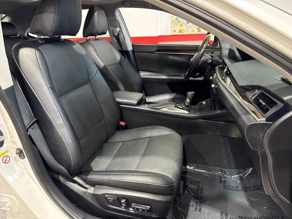 Used 2017 Lexus ES 350 w/ Navigation System Package FWD image 16