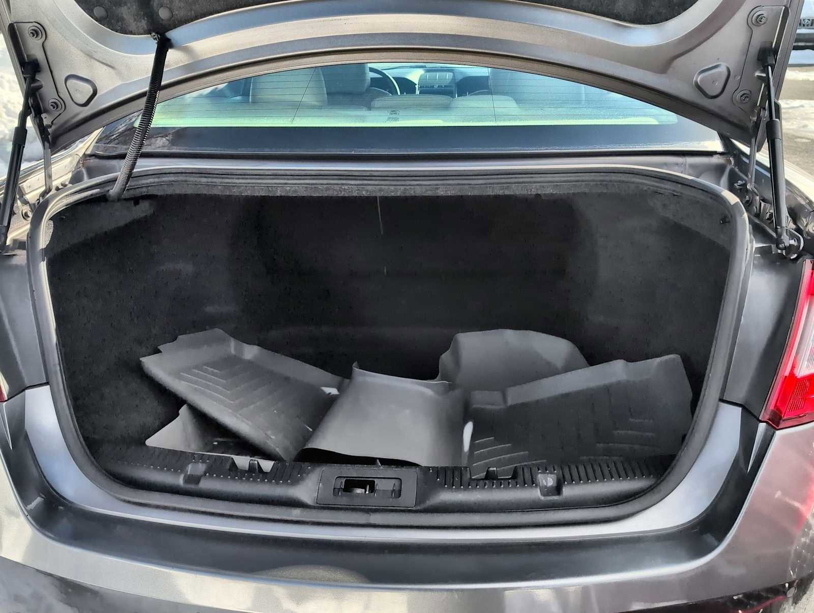 Used 2012 Ford Taurus SEL image 32