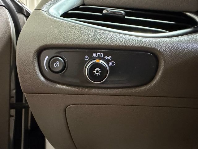 Used 2020 Chevrolet Malibu LT FWD image 36