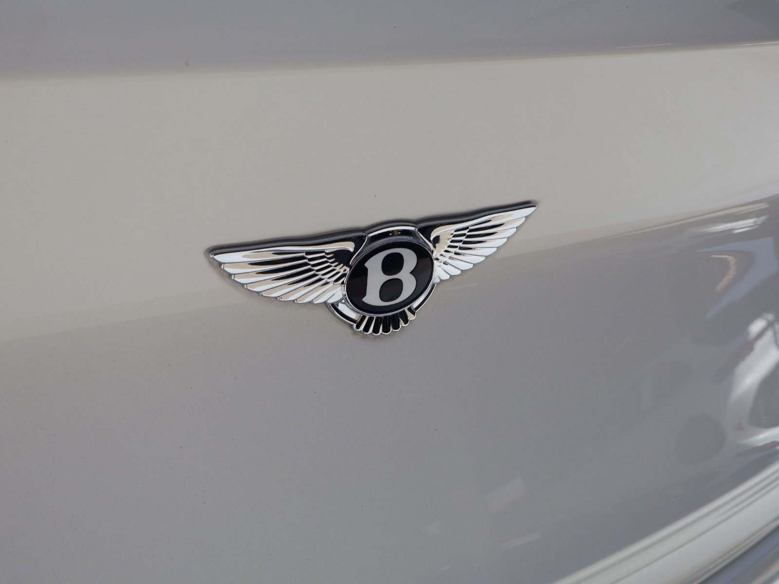 Certified 2023 Bentley Bentayga AWD/4WD image 13