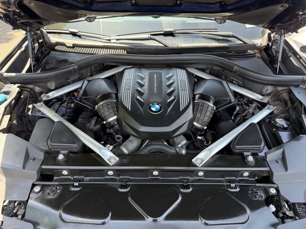 Used 2021 BMW X5 M50i w/ Executive Package AWD/4WD image 16