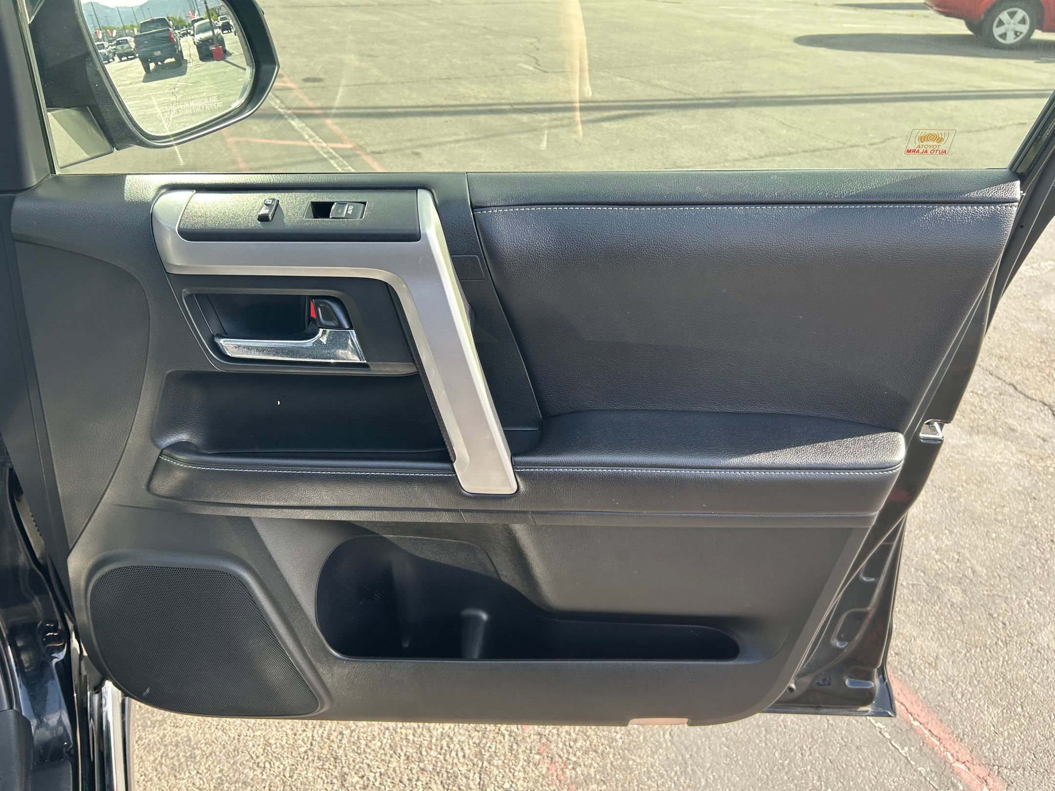 Used 2017 Toyota 4Runner Limited AWD/4WD image 28