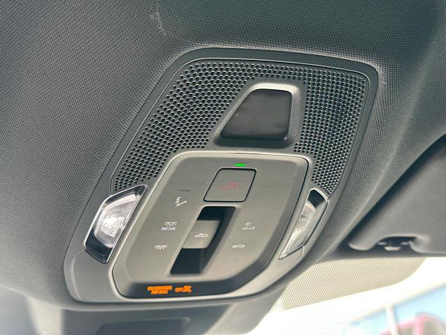 Used 2025 Audi SQ5 Prestige w/ Prestige Package image 30