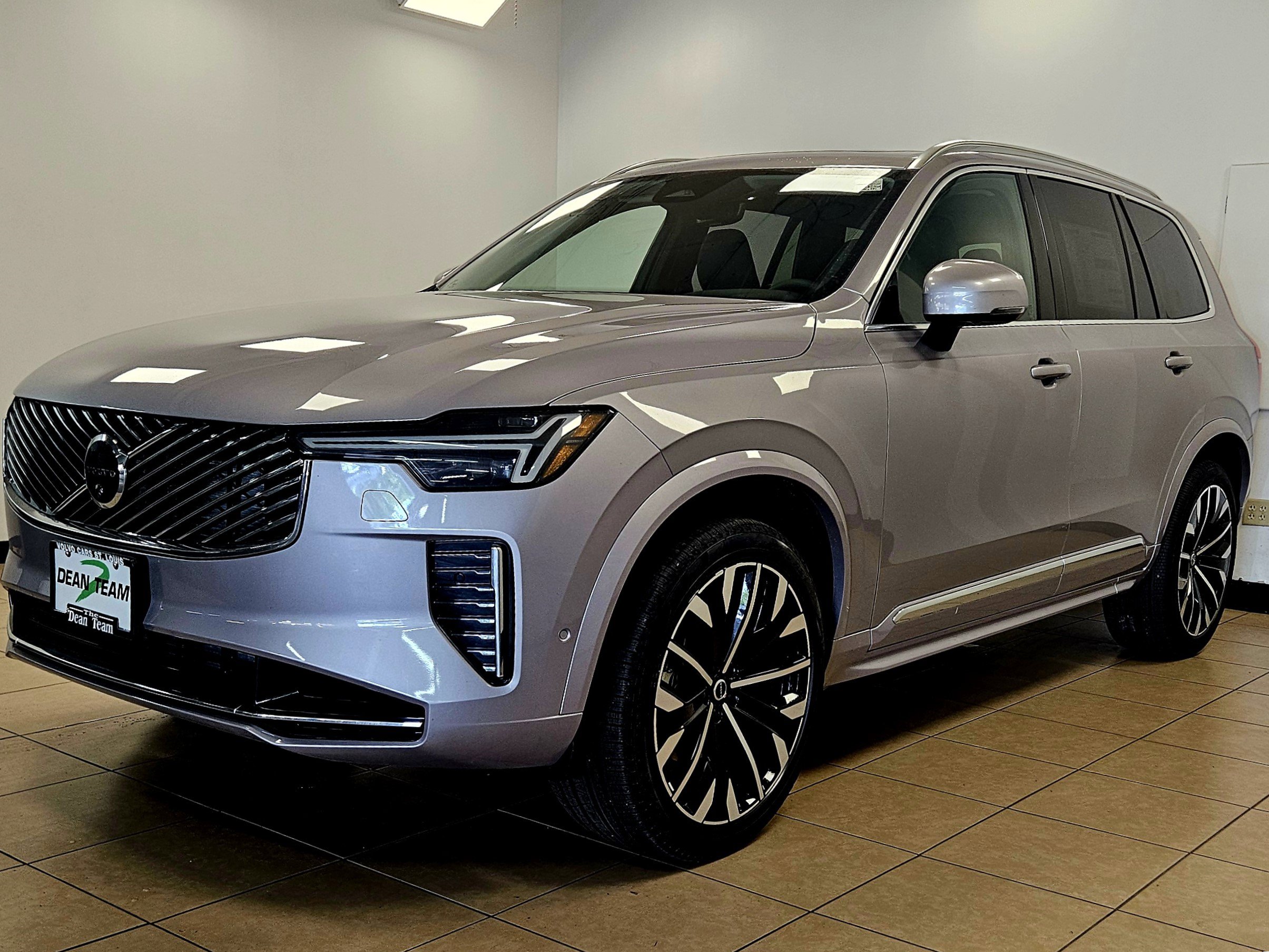 New 2026 Volvo XC90 B6 Plus w/ Protection Package image 4