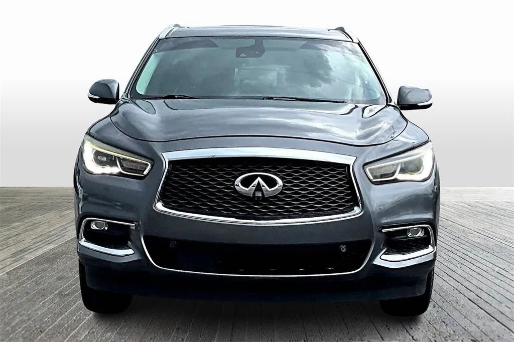 Used 2019 INFINITI QX60 Luxe w/ Essential Package image 2