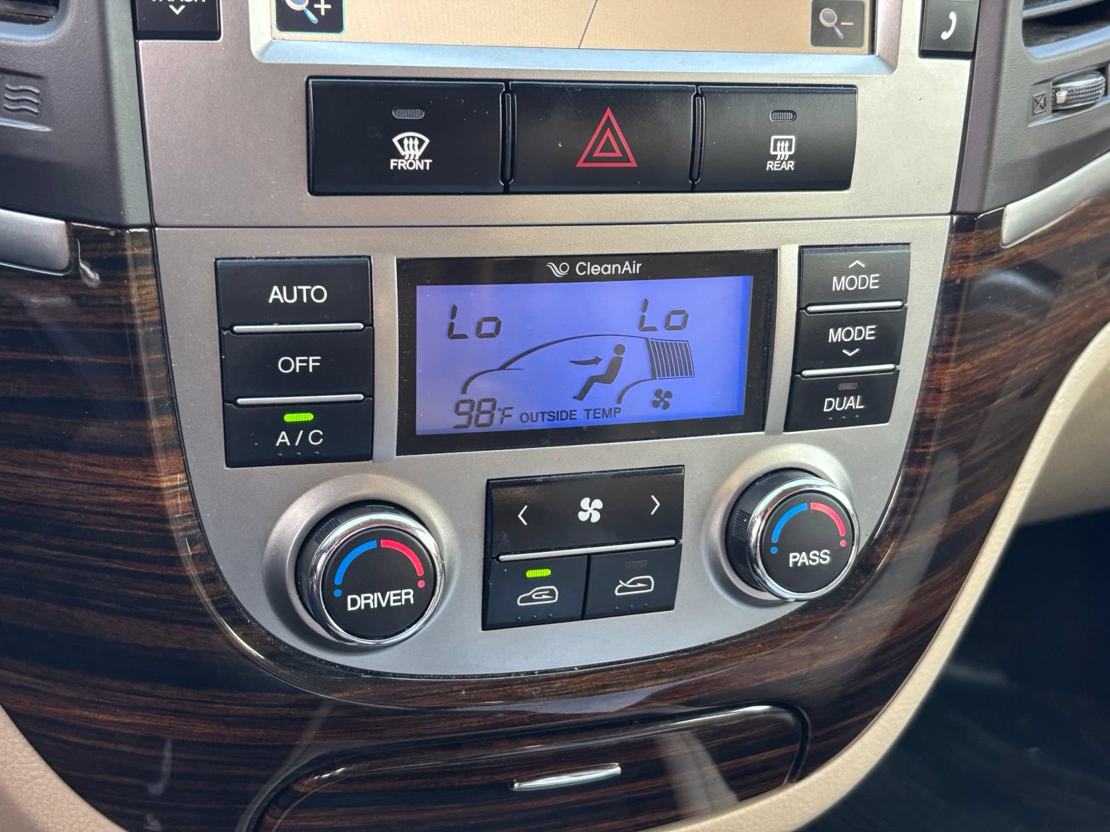 Used 2011 Hyundai Santa Fe Limited w/ Navigation Pkg 4 FWD image 8