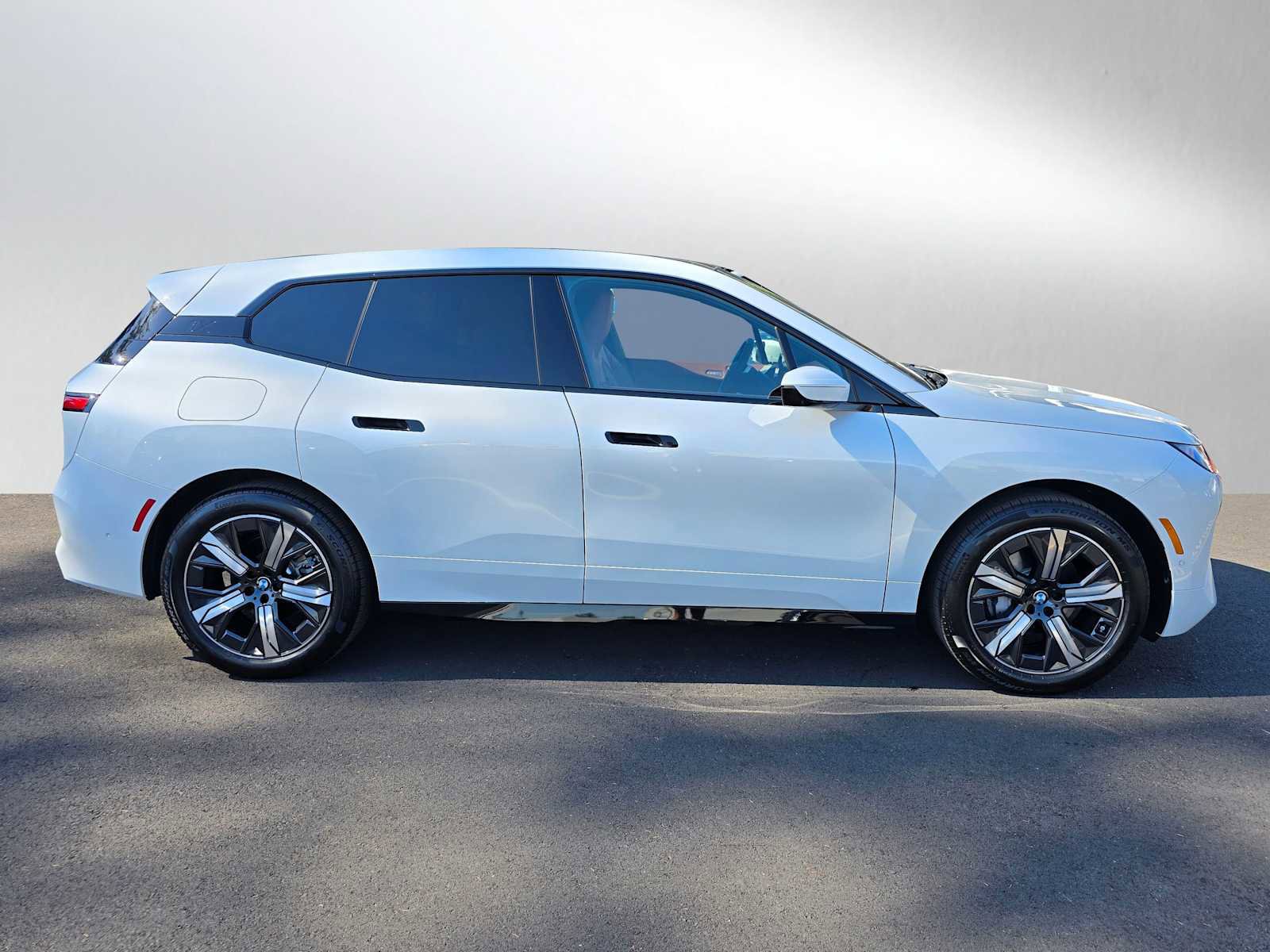 New 2026 BMW iX xDrive45 image 2