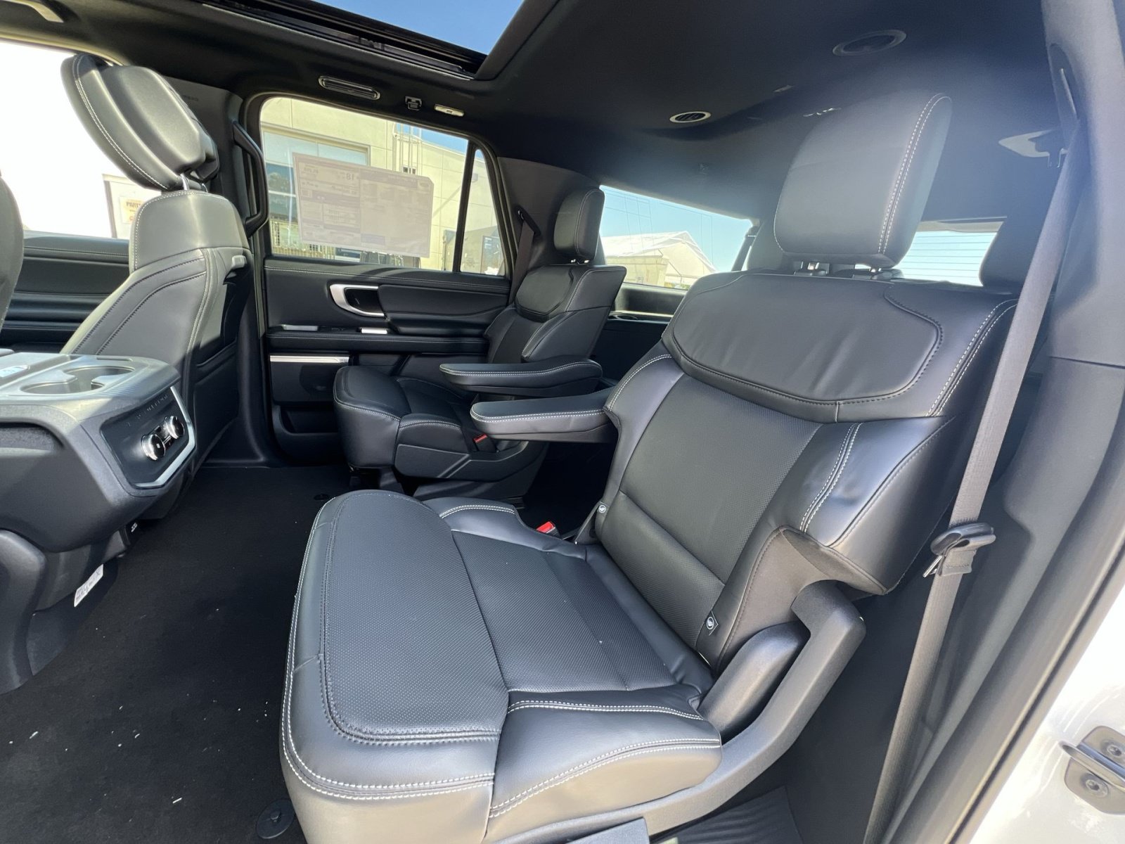 New 2026 Ford Expedition Max Platinum w/ Stealth Appearance Package AWD/4WD image 33