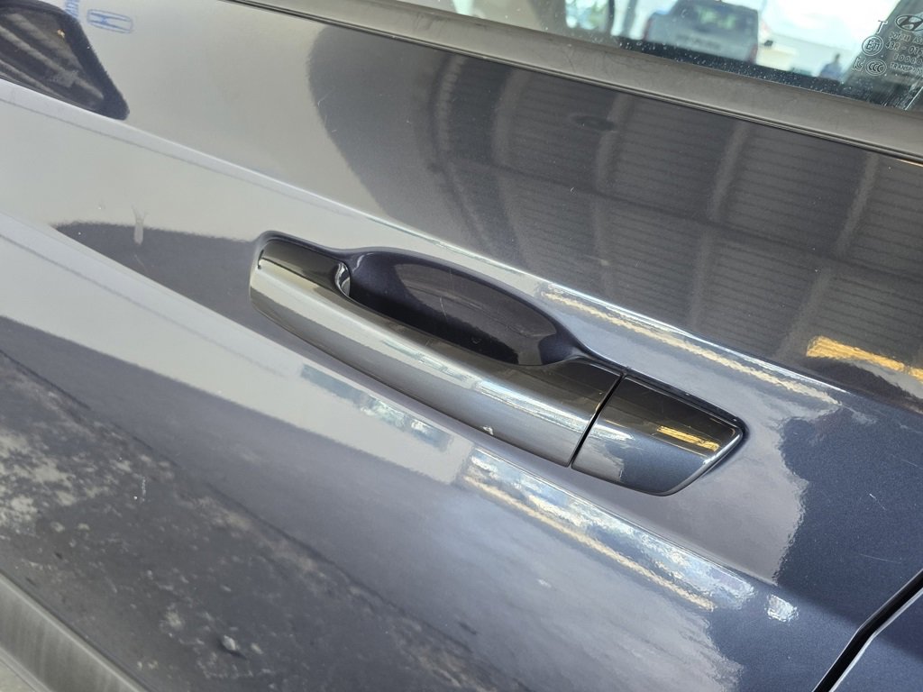 Used 2023 Hyundai Venue SE image 19