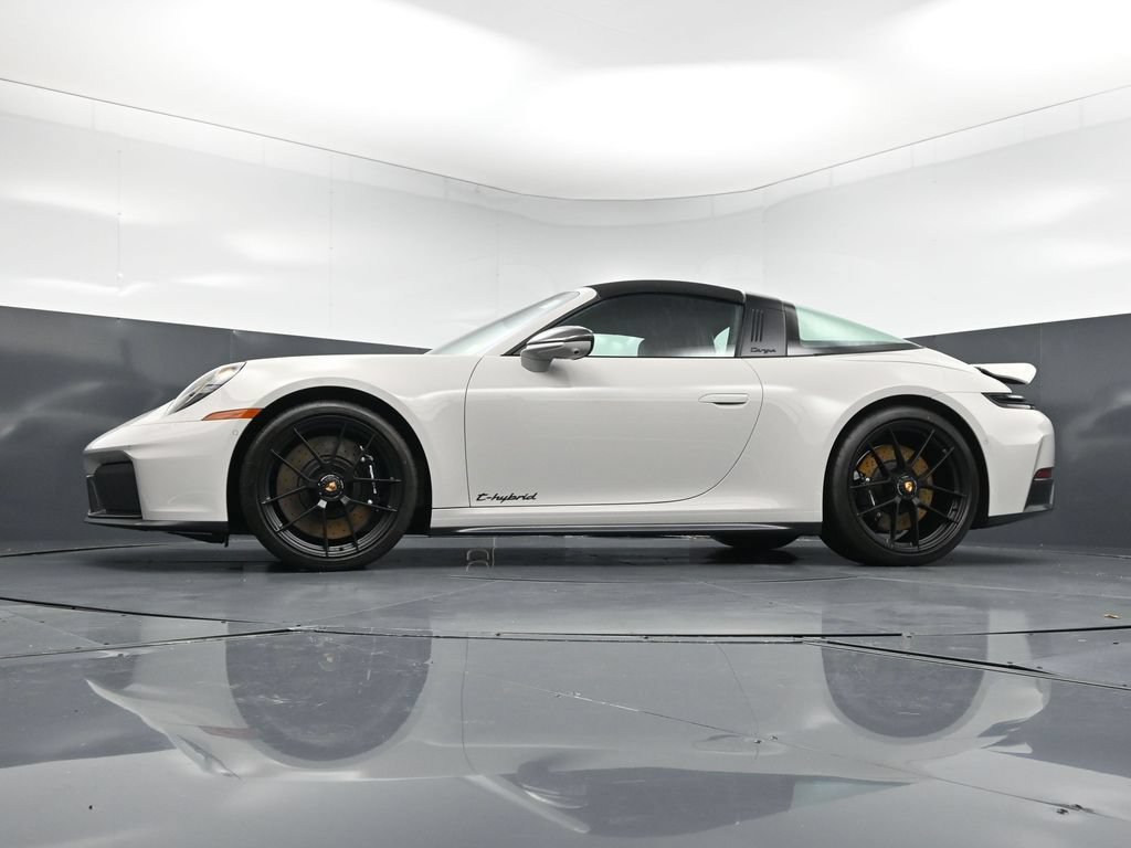Certified 2026 Porsche 911 Targa 4 GTS AWD/4WD image 22