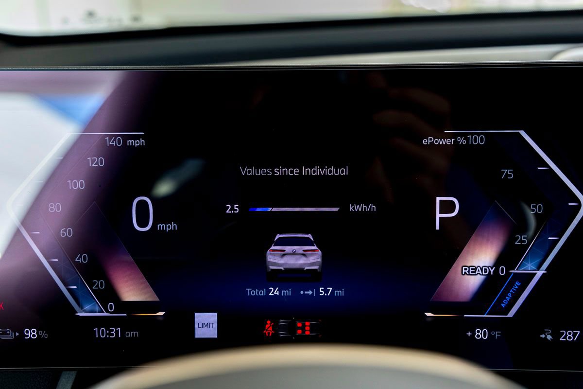 New 2026 BMW iX xDrive45 image 10