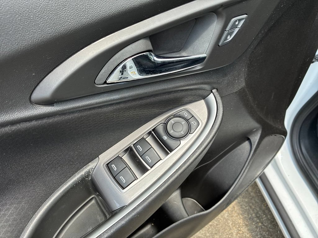 Used 2024 Chevrolet Malibu RS FWD image 22