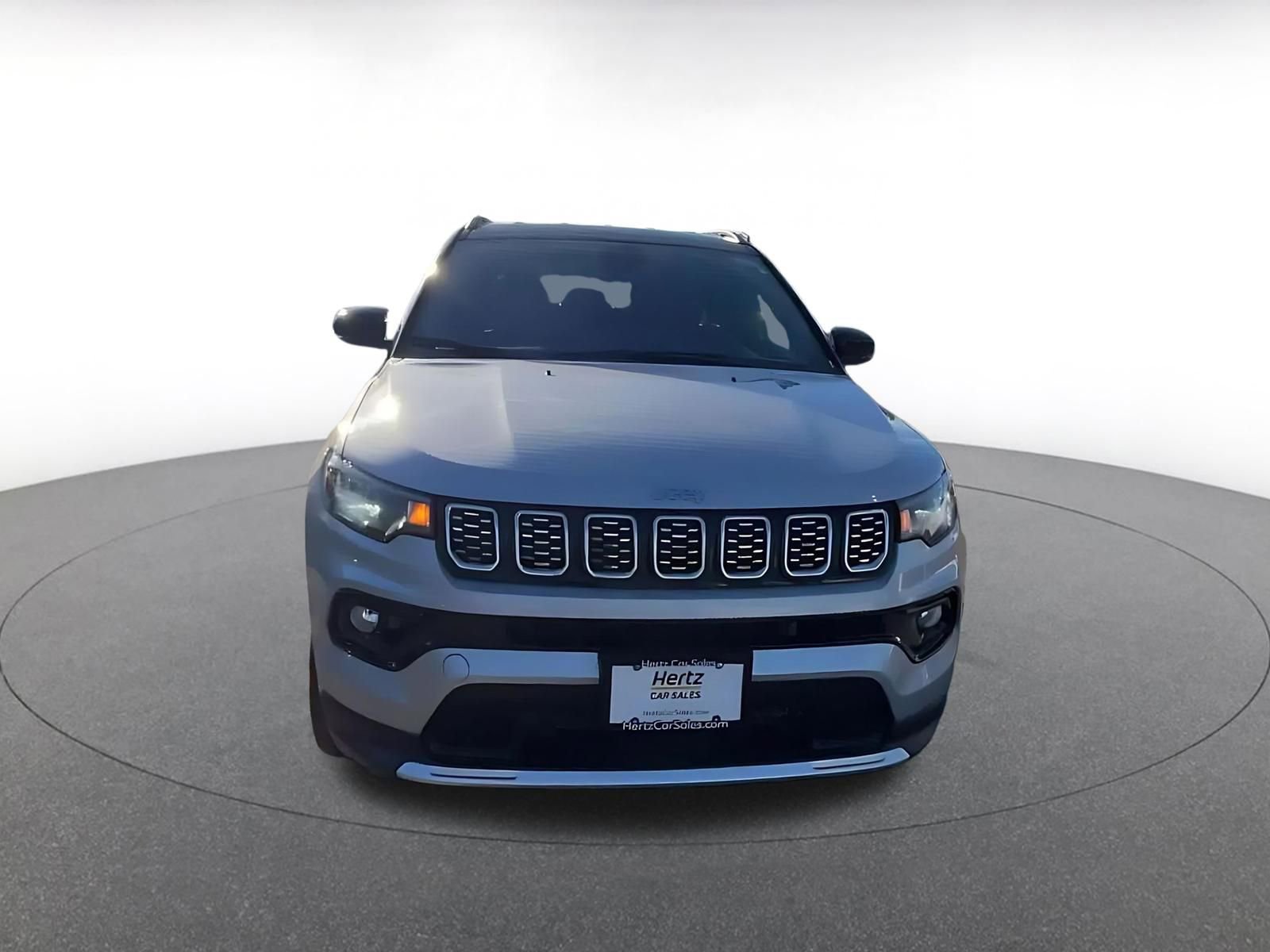 Used 2025 Jeep Compass Limited image 4