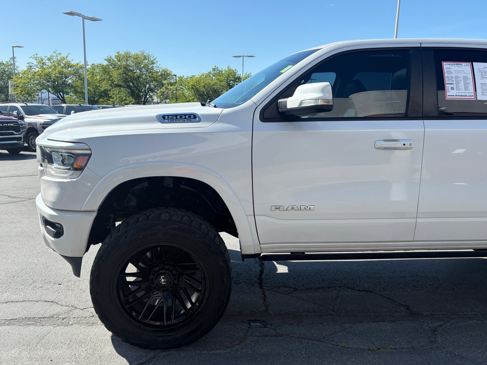 Used 2019 RAM 1500 Laramie AWD/4WD image 10