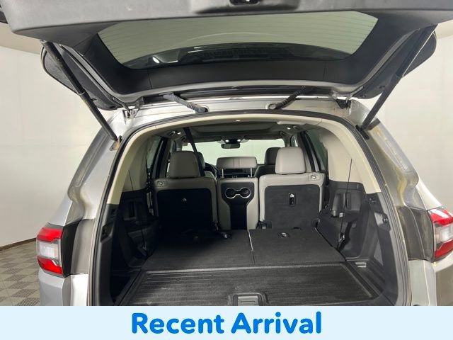 Certified 2025 Honda Pilot Touring image 12