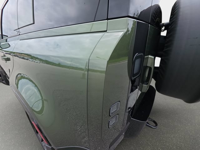 New 2026 Land Rover Defender 110 X-Dynamic SE AWD/4WD image 34