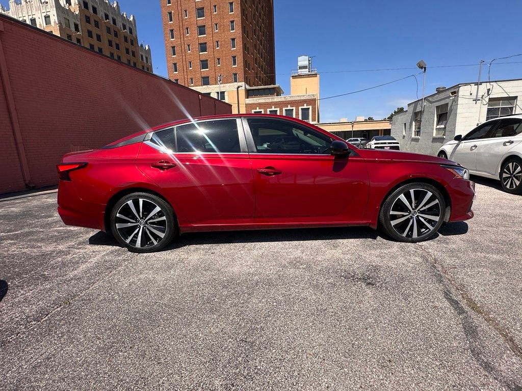 Used 2021 Nissan Altima 2.5 SR w/ SR Premium Package FWD image 8