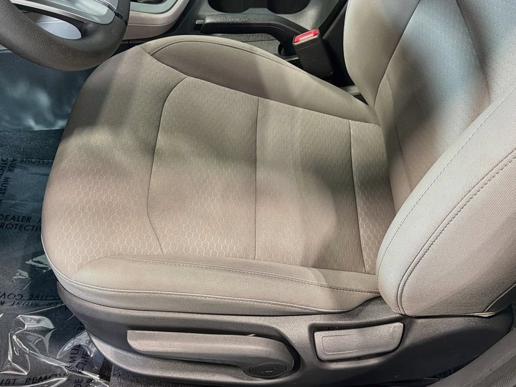 Used 2020 Hyundai Elantra SE FWD image 19