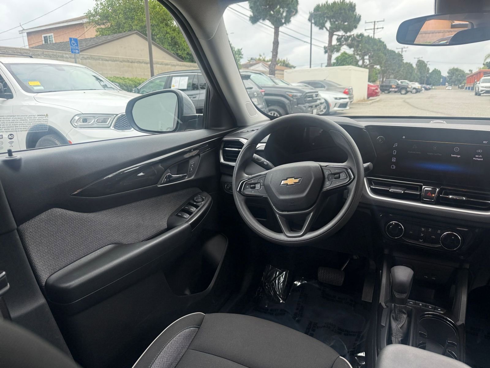 Used 2025 Chevrolet TrailBlazer LT FWD image 31