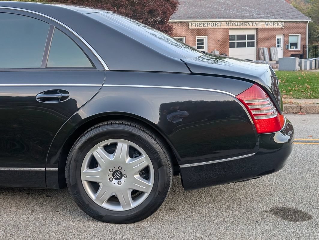 Used 2005 Maybach 57 RWD image 38