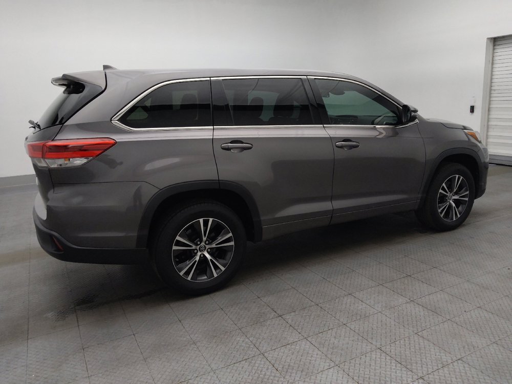Used 2018 Toyota Highlander Plus FWD image 10