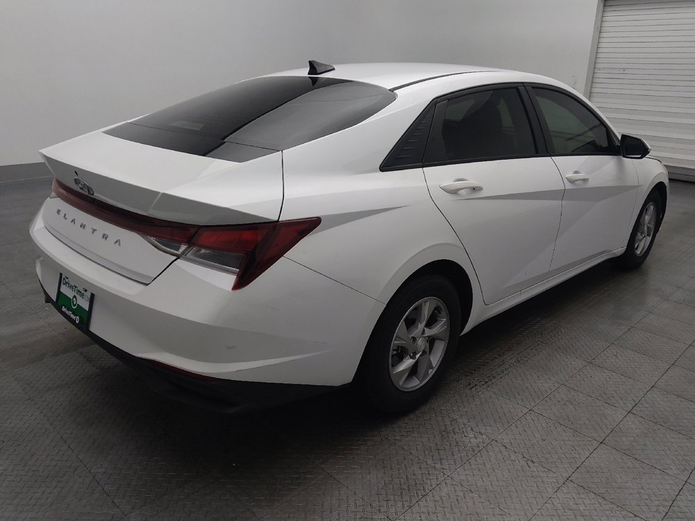 Used 2021 Hyundai Elantra SE image 9