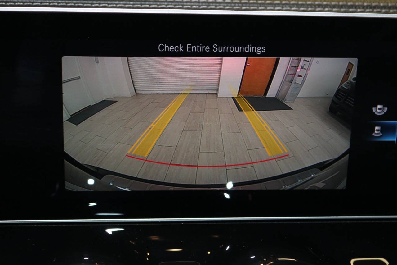 Used 2021 Mercedes-Benz GLA 250 4MATIC image 26