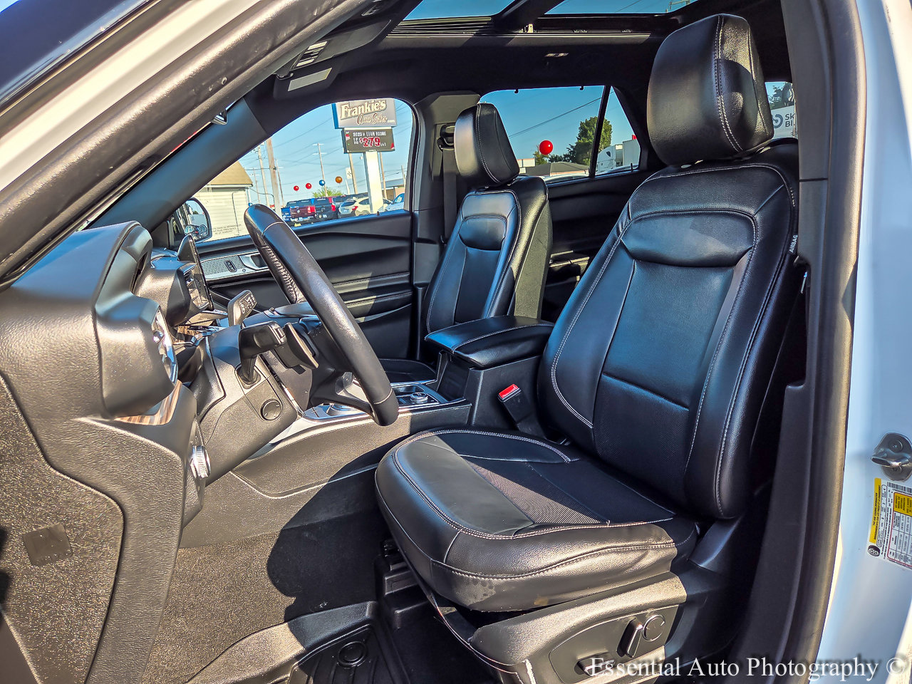 Used 2020 Ford Explorer Limited AWD/4WD image 7