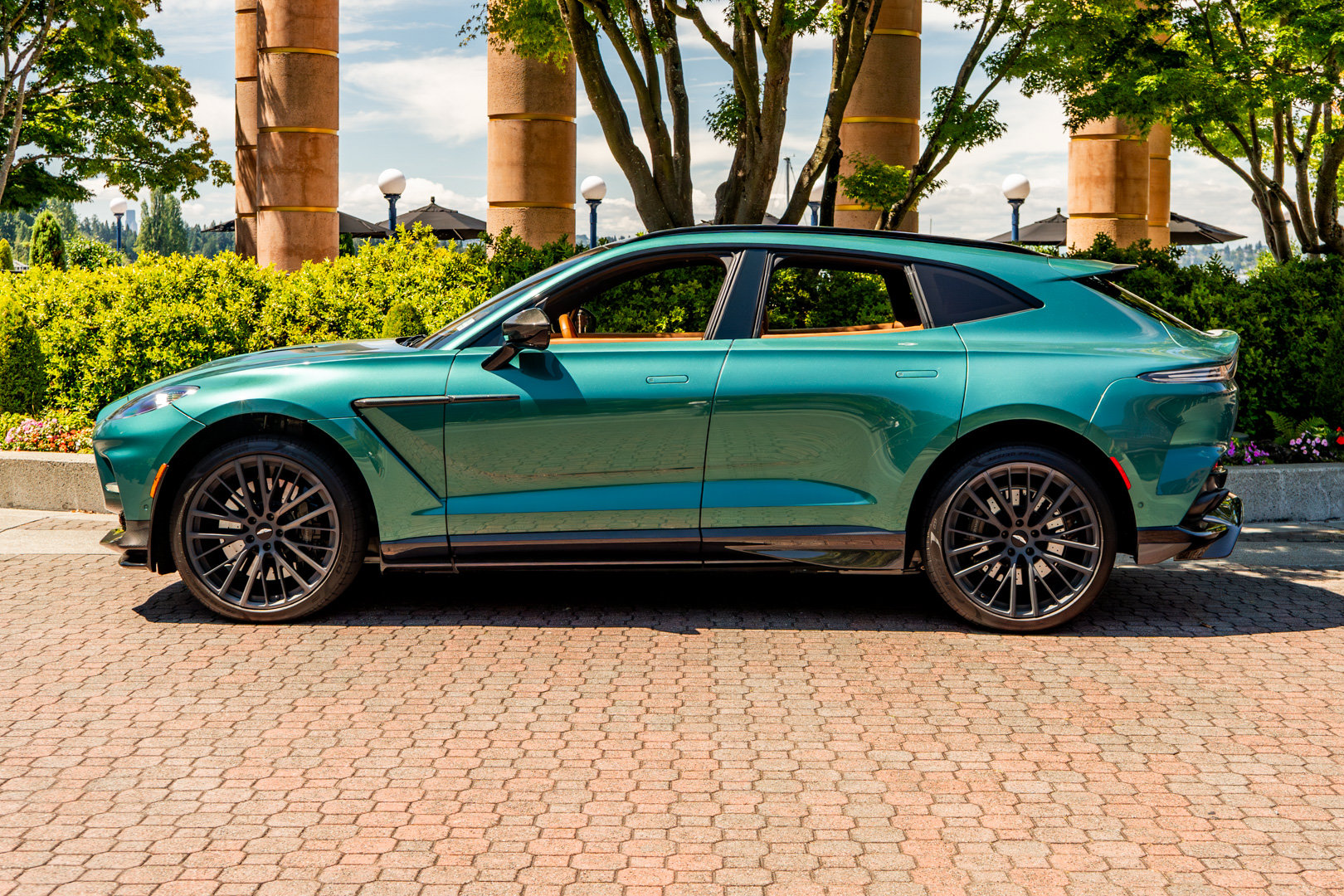 Used 2023 Aston Martin DBX 707 AWD/4WD image 33