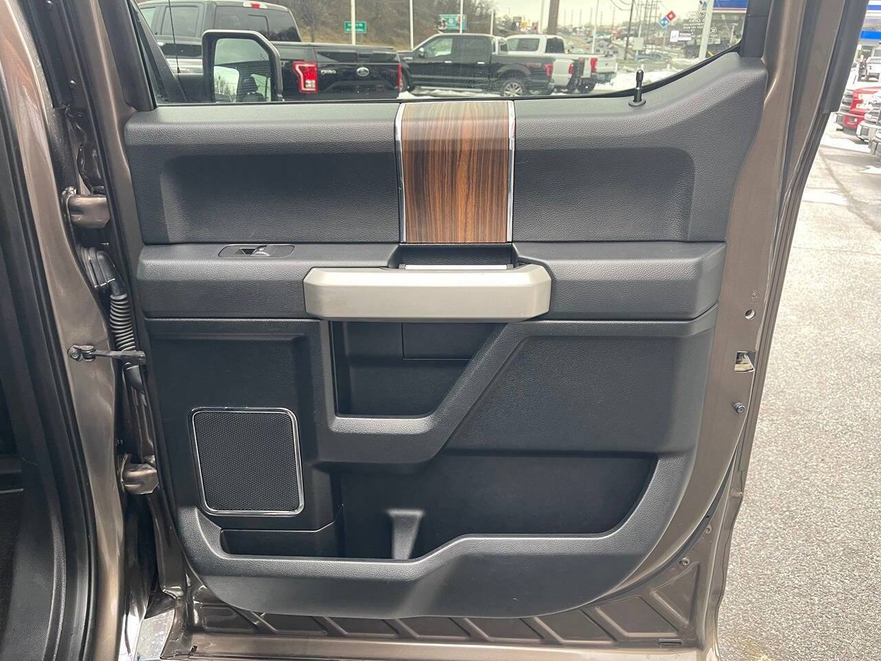 Used 2017 Ford F150 Lariat image 30