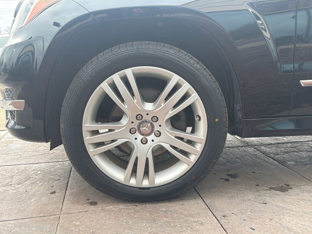 Used 2015 Mercedes-Benz GLK 350 4MATIC image 9