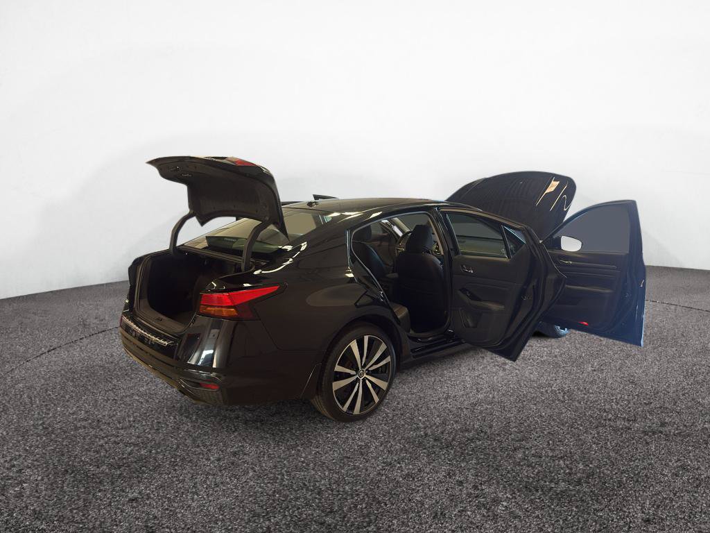 Used 2021 Nissan Altima 2.5 Platinum AWD/4WD image 14