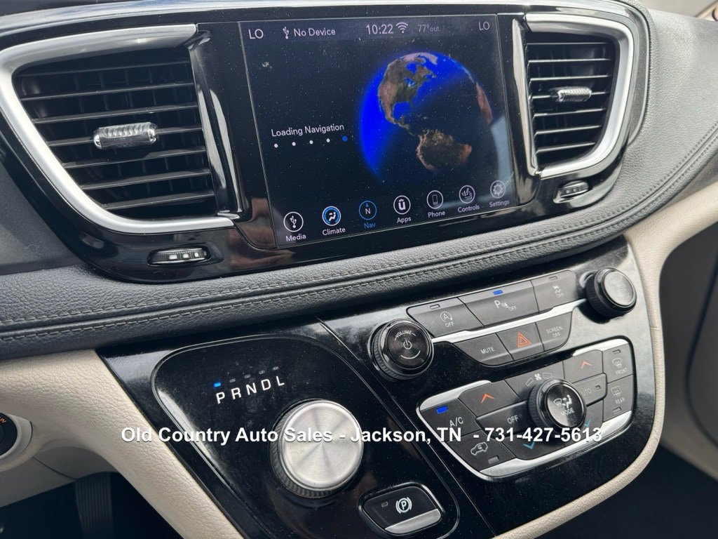Used 2020 Chrysler Pacifica Limited FWD image 18